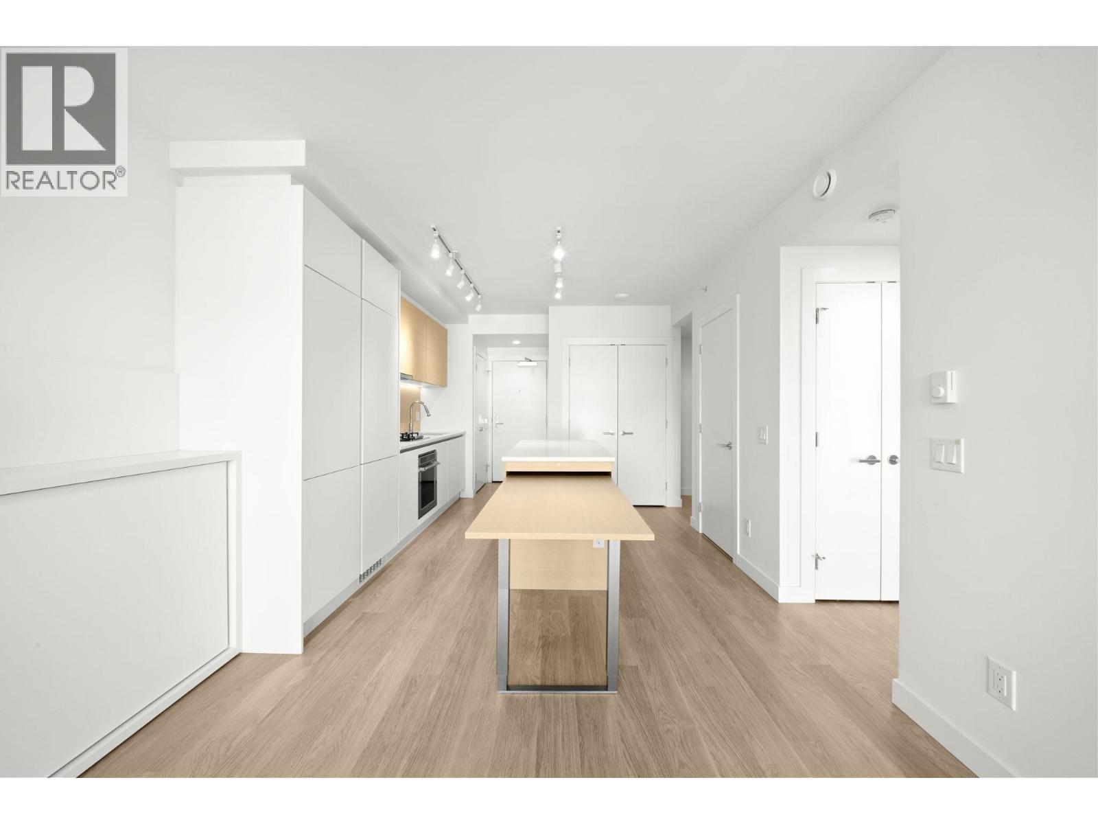 3401 657 WHITING WAY