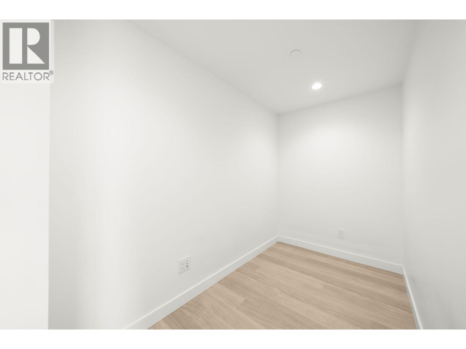 3401 657 WHITING WAY