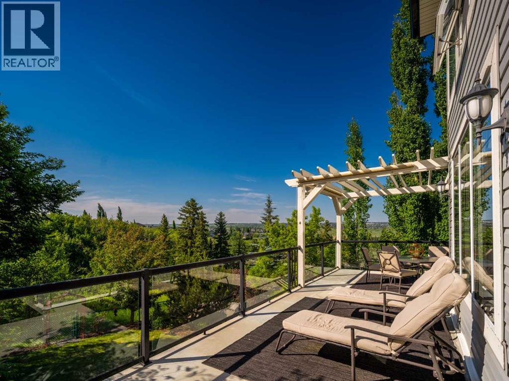 124 Valley Creek Crescent NW