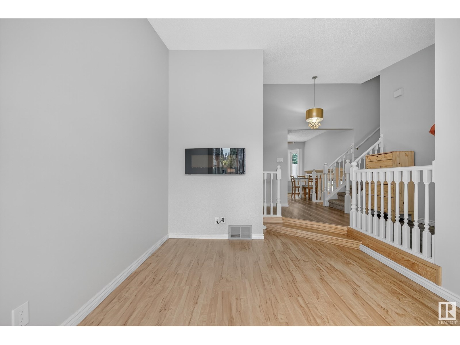 6216 152C AV NW
