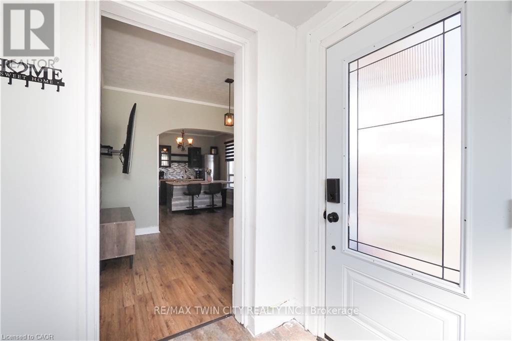 19 PAISLEY HEIGHTS
