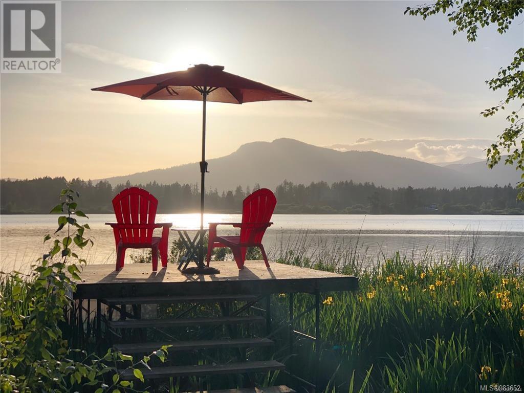 1743 Maple Bay Rd