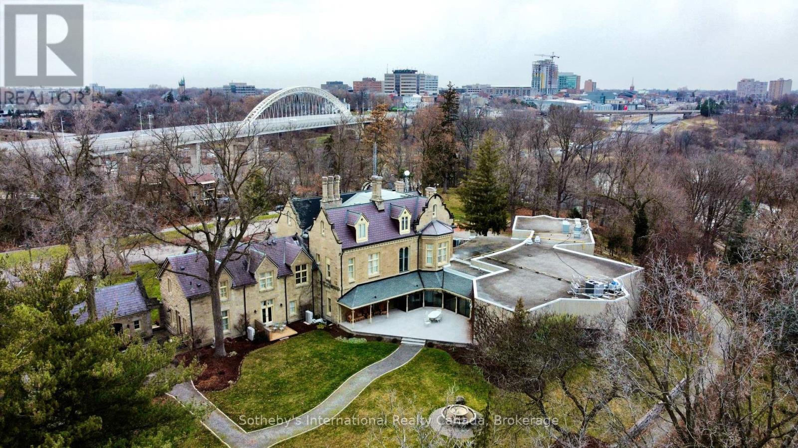 109 ST. PAUL CRESCENT