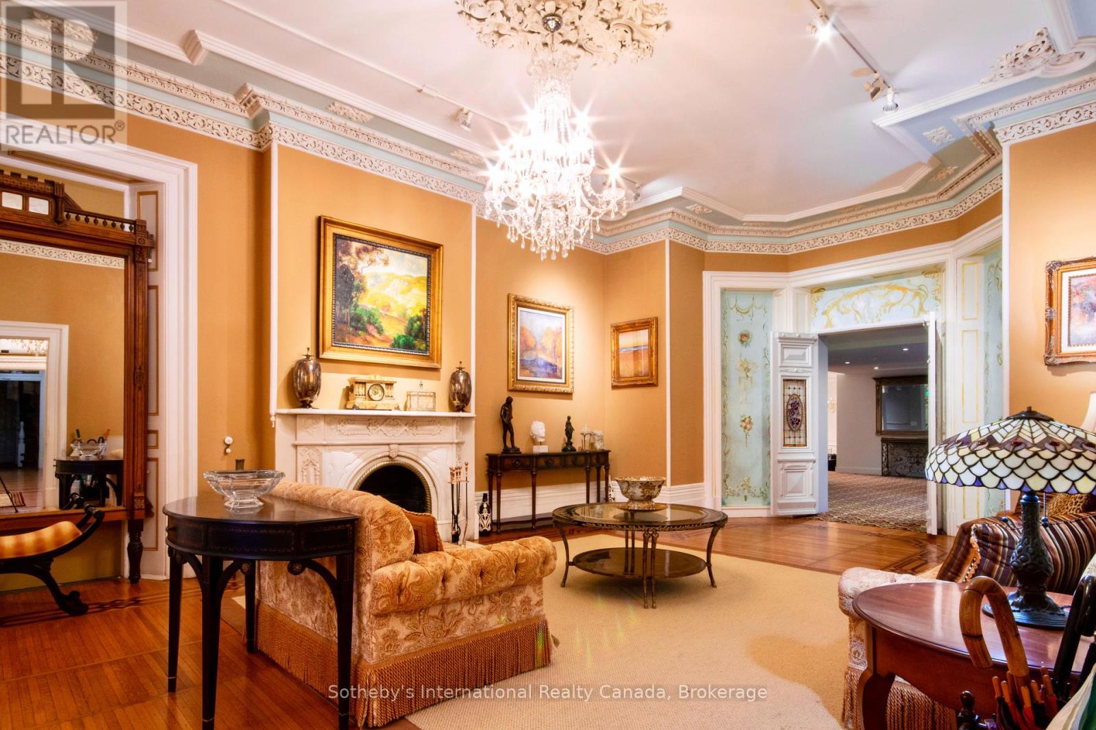 109 ST. PAUL CRESCENT