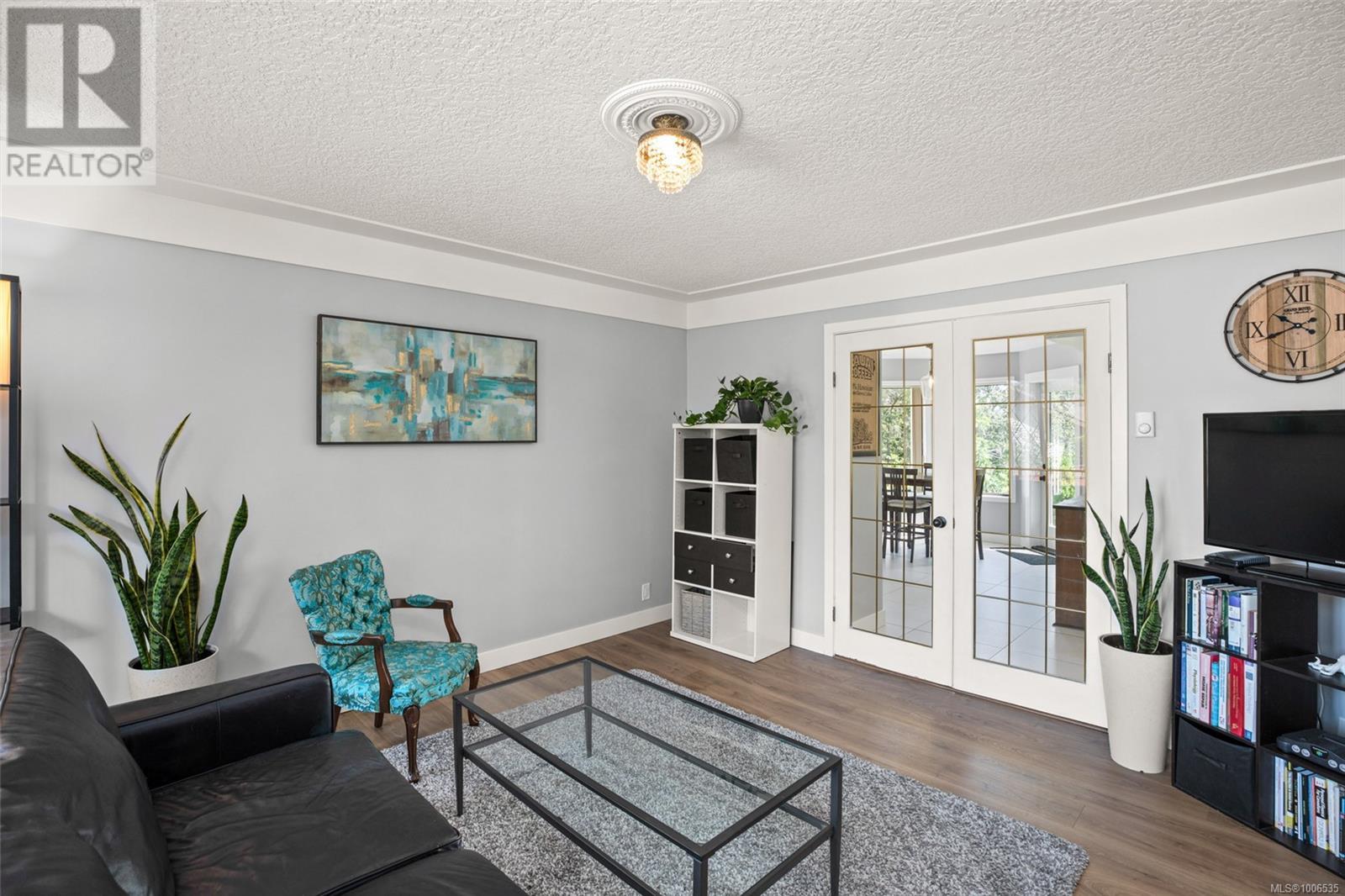 4295 Oakfield Cres
