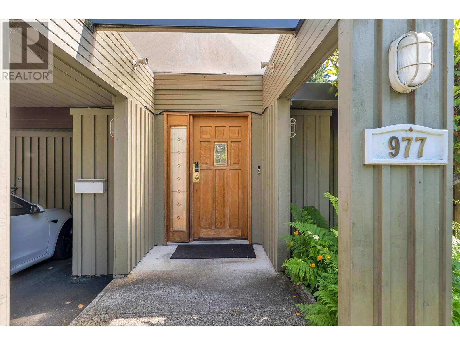 977 BELVEDERE DRIVE