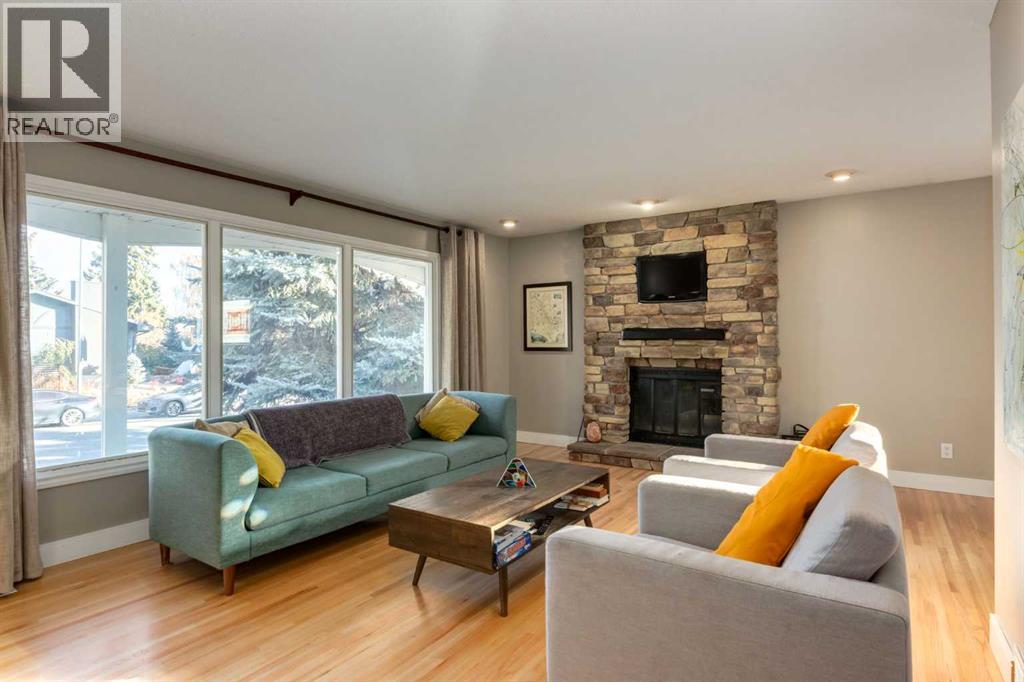 12044 Lake Emerald Crescent SE