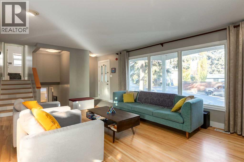 12044 Lake Emerald Crescent SE