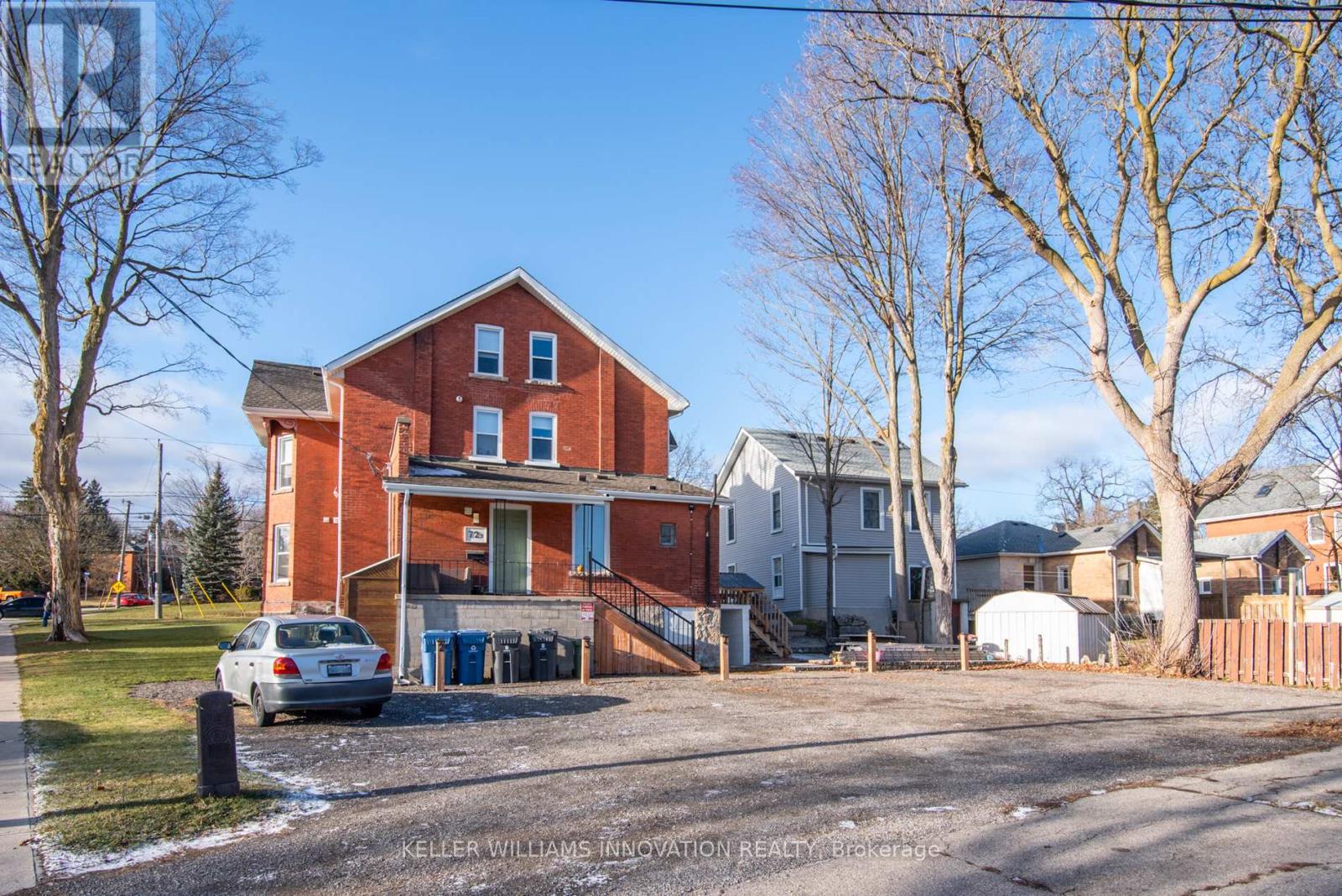 B - 72 WATERLOO AVENUE