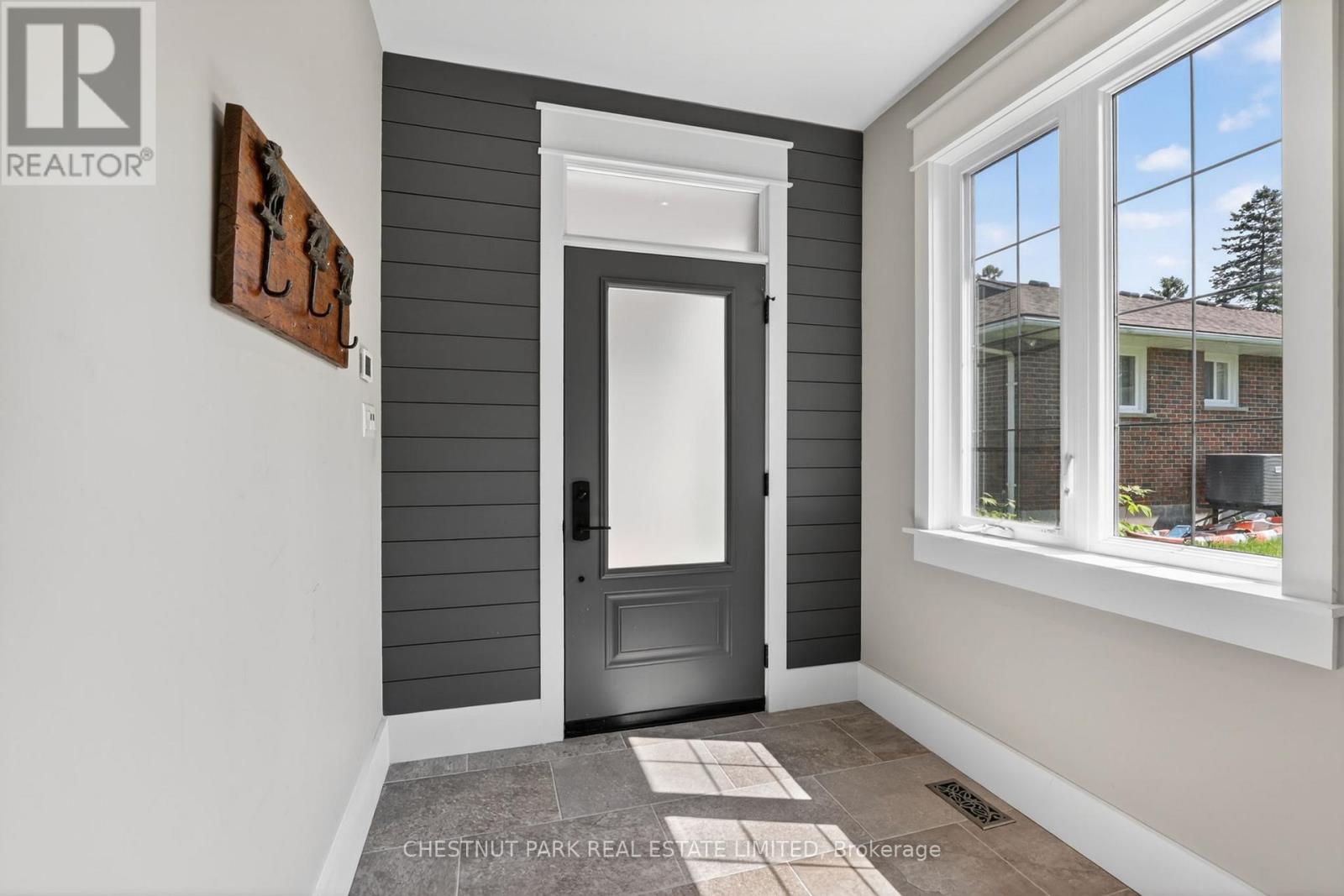153 RIVEREDGE DRIVE