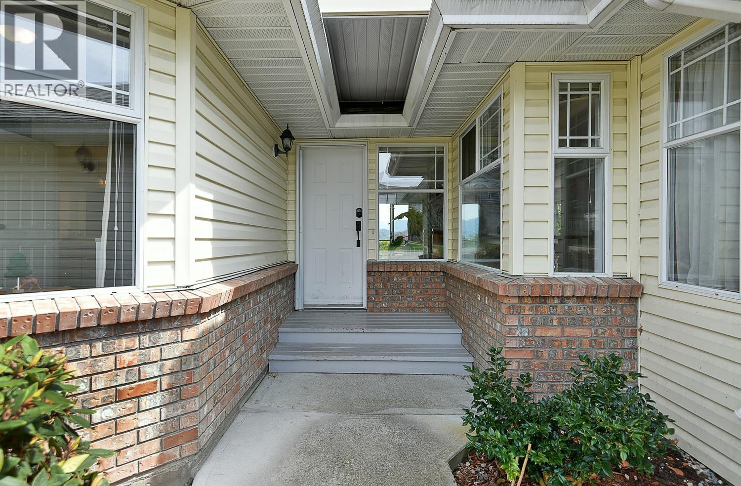 502 EAGLECREST DRIVE