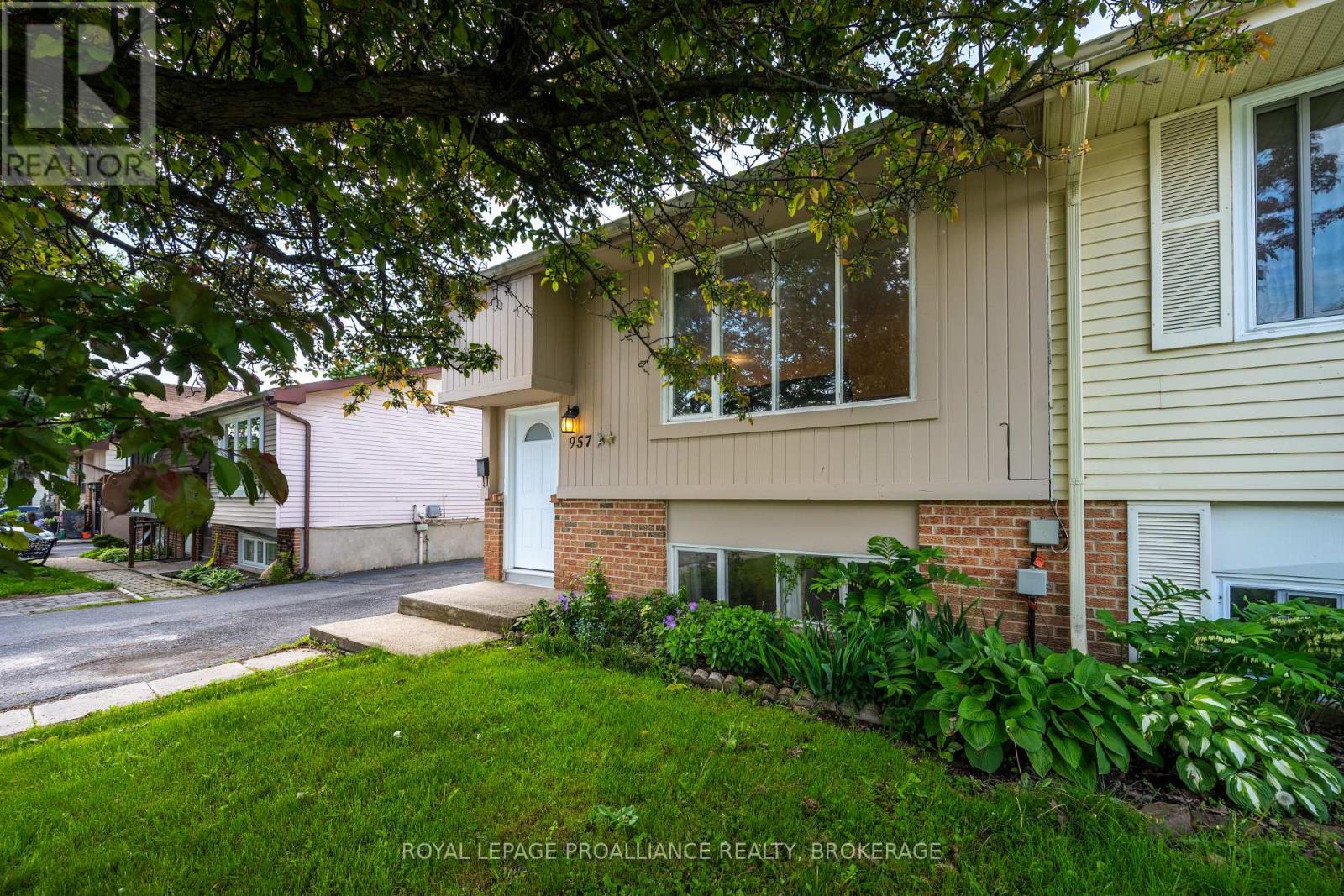 957 OLD COLONY ROAD