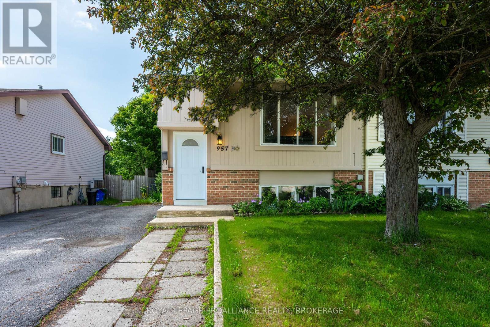 957 OLD COLONY ROAD