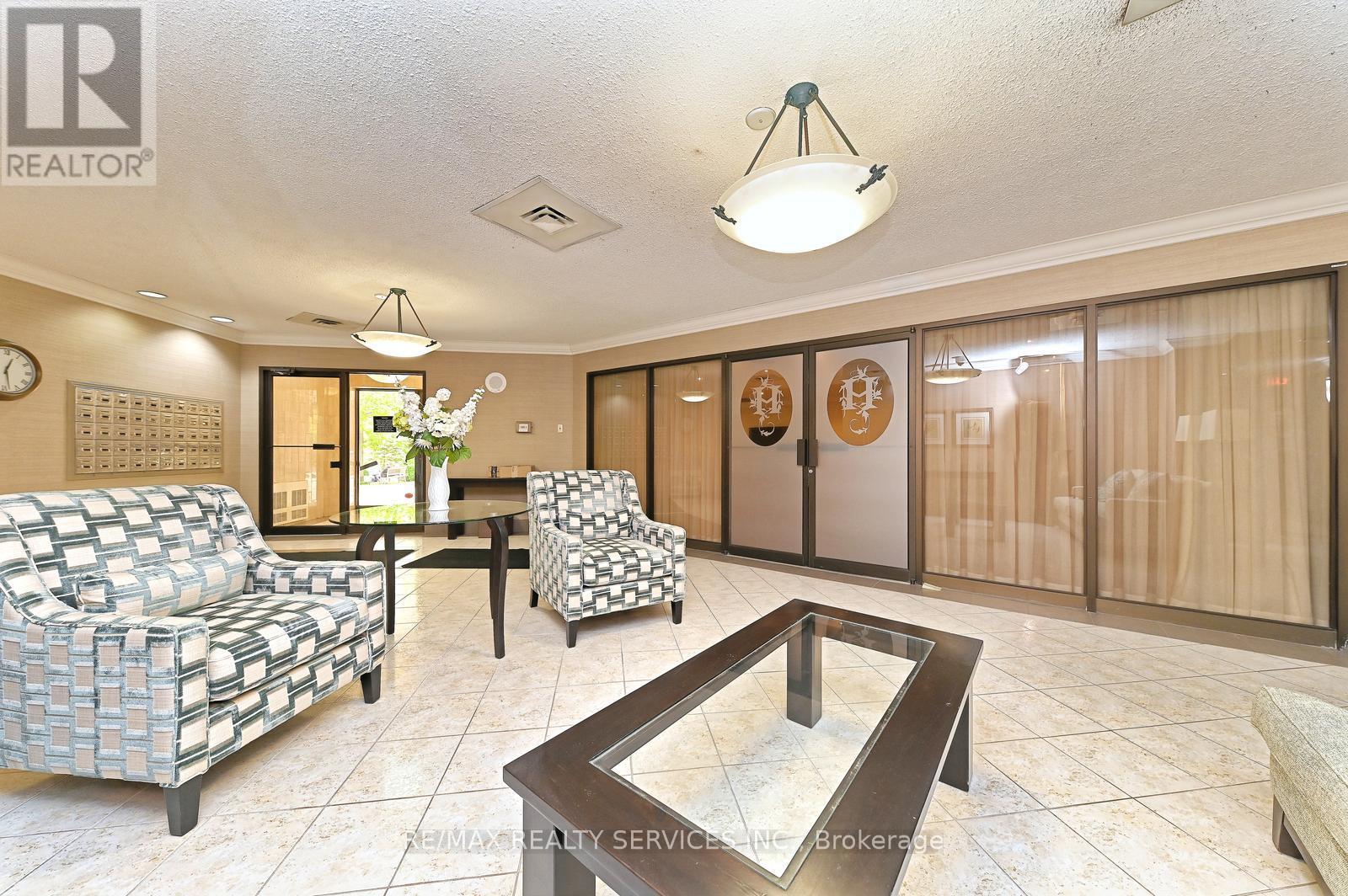 402 - 58 CHURCH STREET E