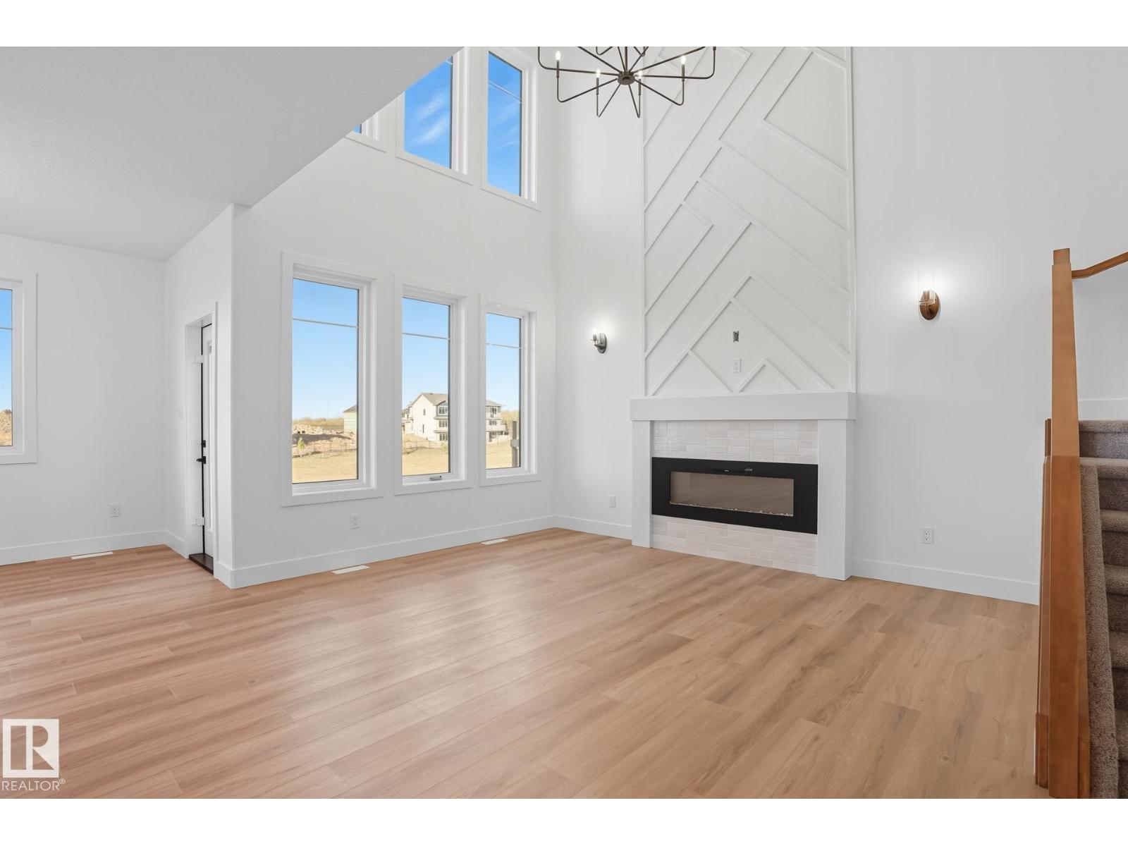 8608 181 AV NW NW