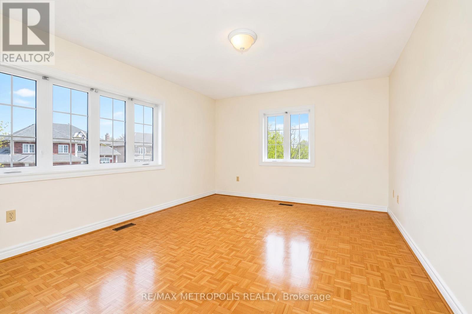 2 SCHOONER COURT