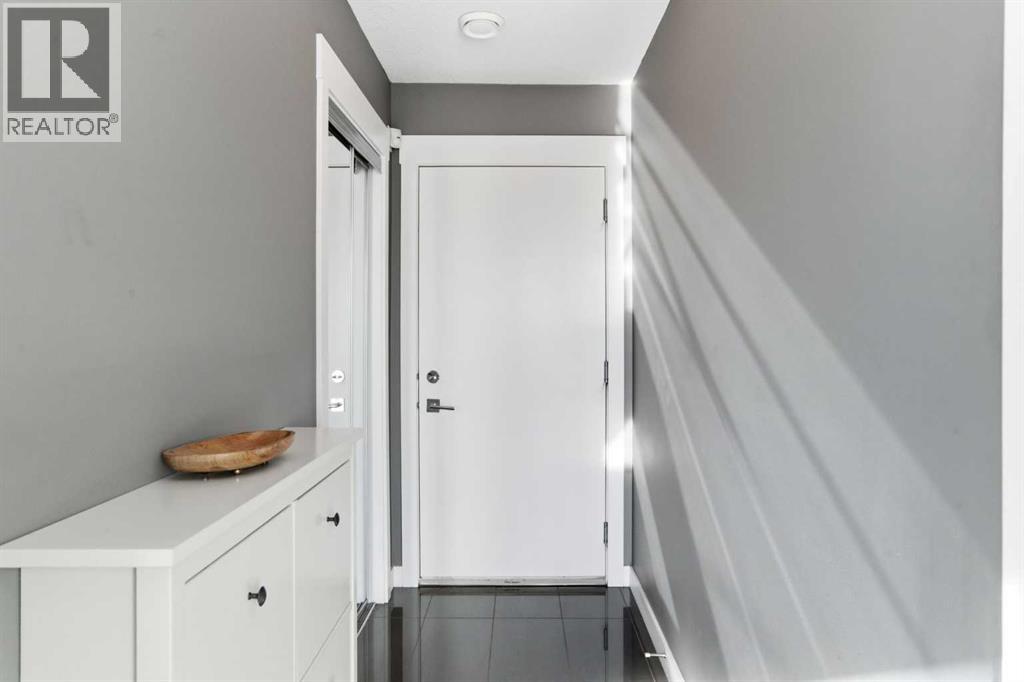 33, 111 Rainbow Falls Gate