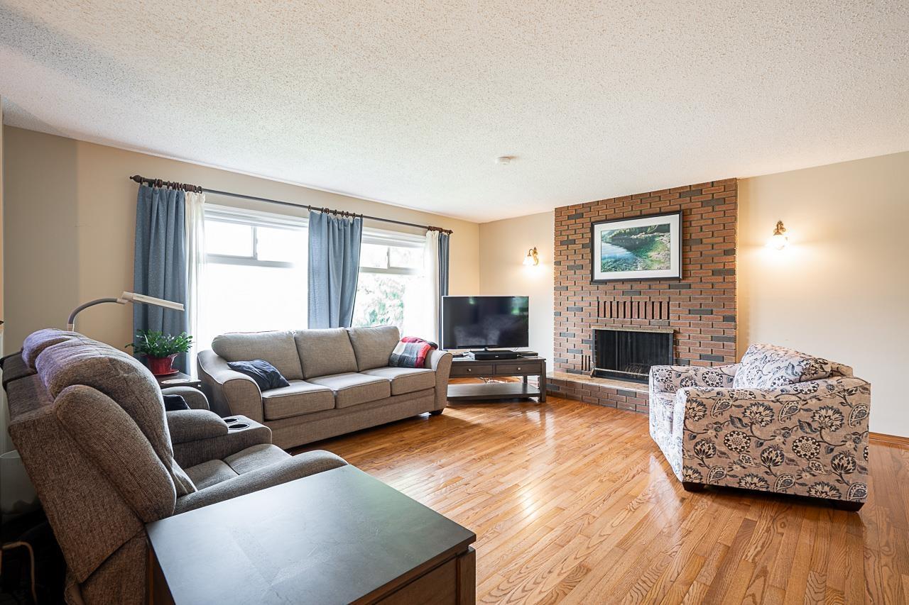 2724 VALEMONT CRESCENT