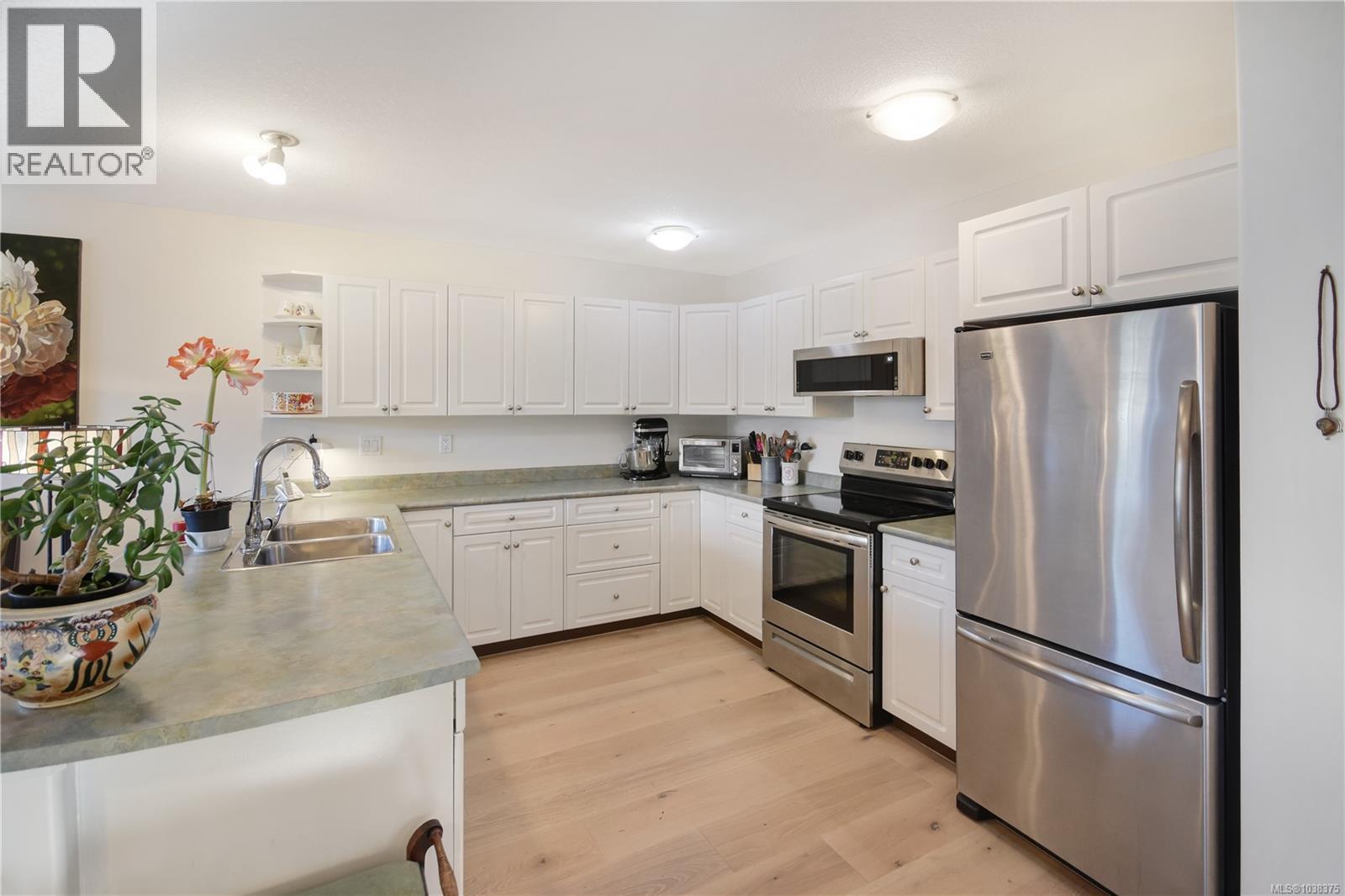 3838 Mimosa Dr
