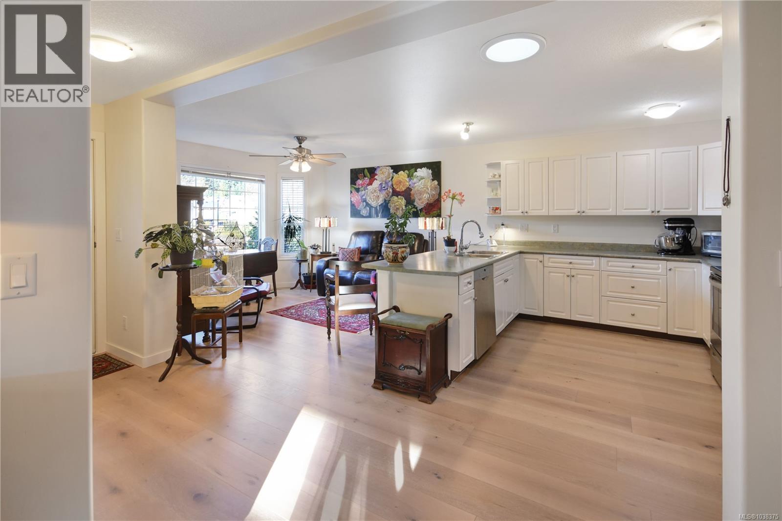 3838 Mimosa Dr