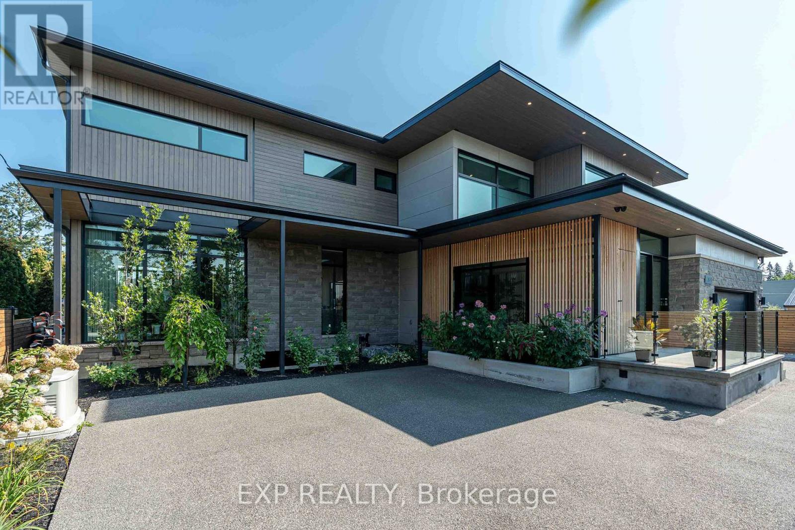 1979 PRINCE OF WALES DRIVE
