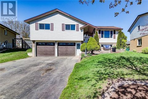 330 DALEVIEW Place Waterloo ON N2L5M5