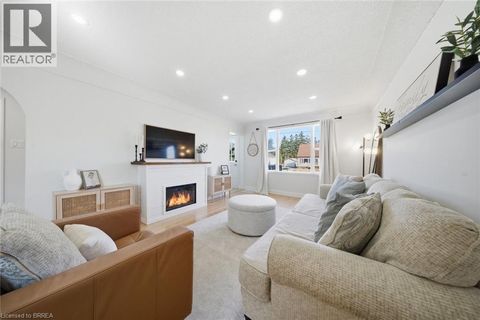 31 WILLOW Drive Brantford ON N3R2W5