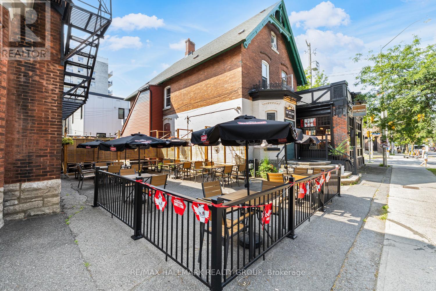 244-246 LAURIER AVENUE E