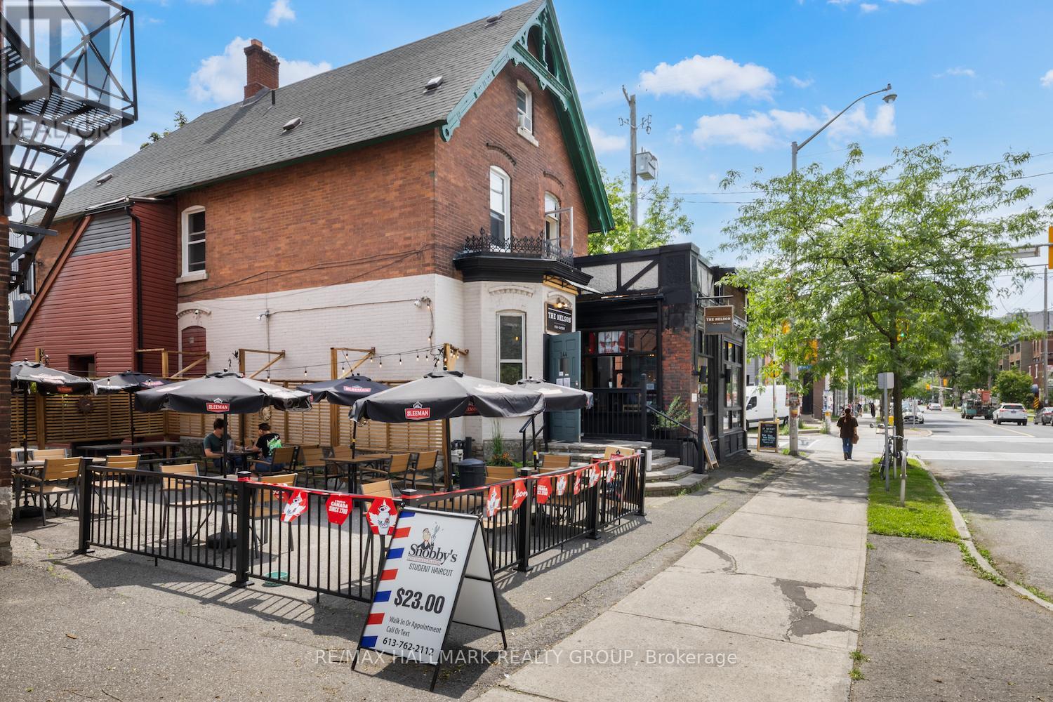 244-246 LAURIER AVENUE E