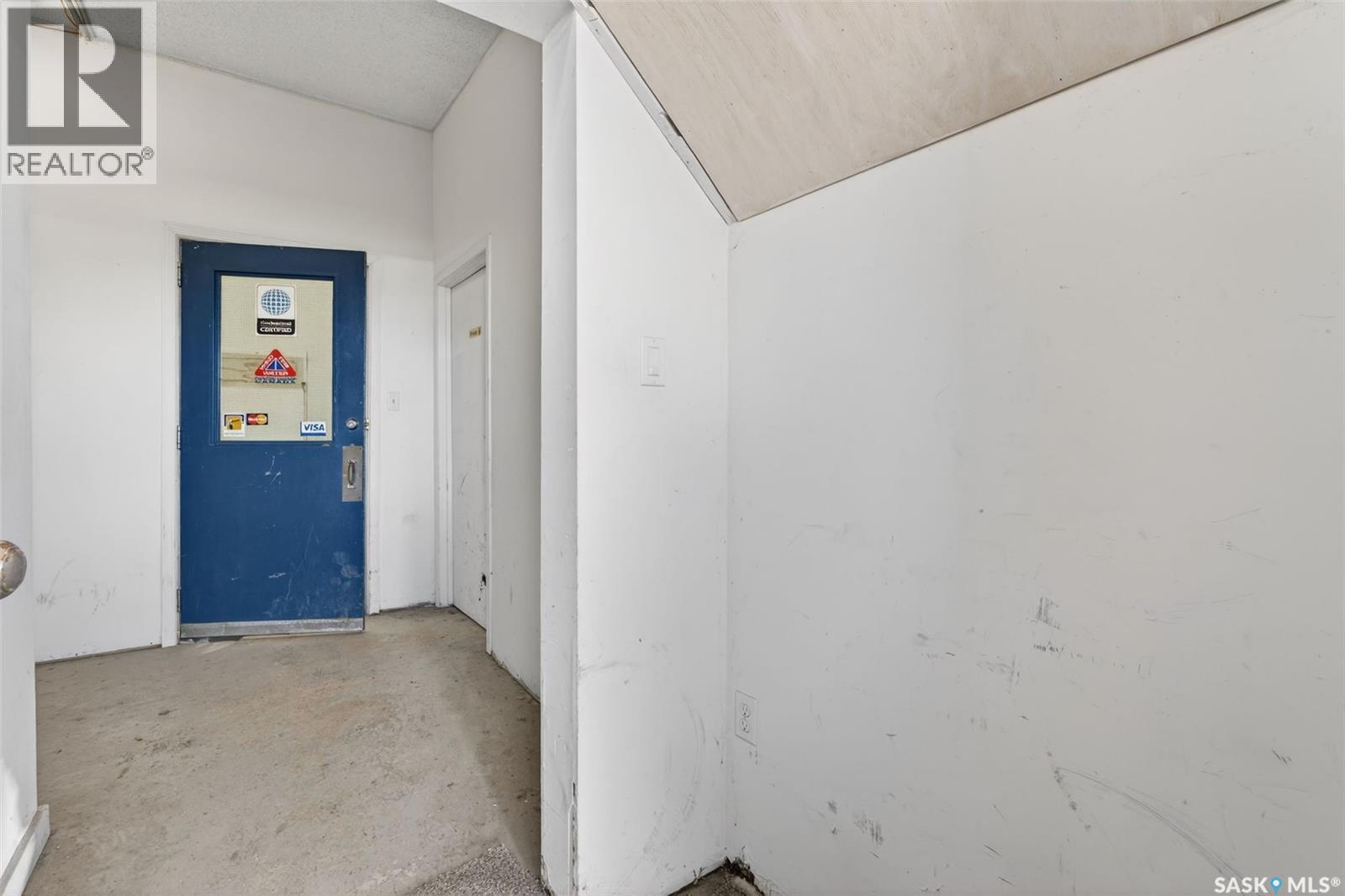25B 17th STREET E