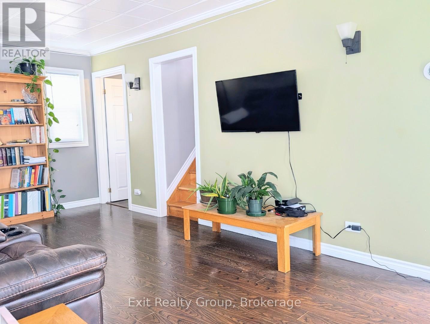 42 MCGILL STREET - Photo 4