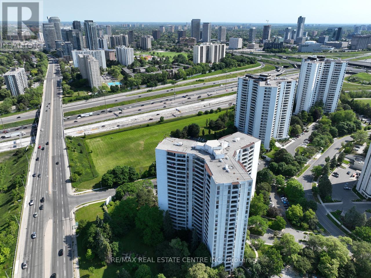Photo 1 of 27 — 615 - 50 GRAYDON HALL DRIVE Unit 615, Toronto (Parkwoods-Donalda), ON M3A3A5
