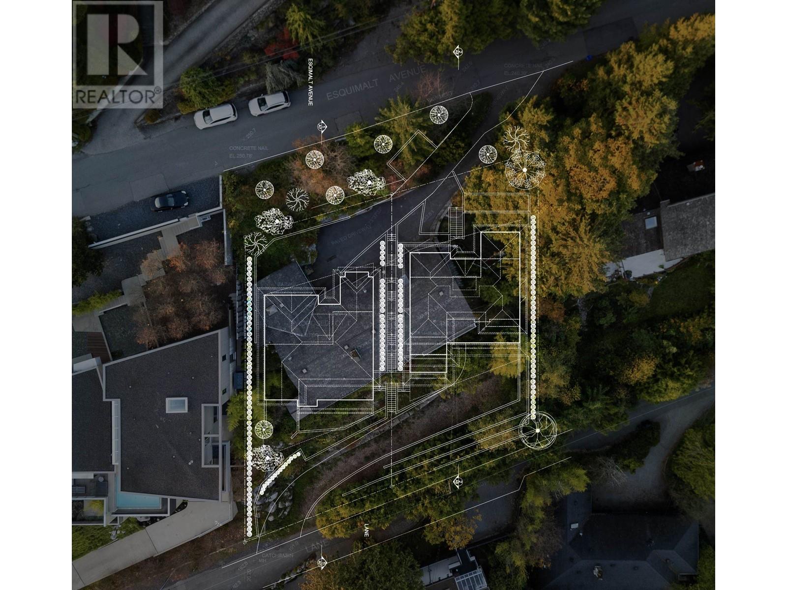930 ESQUIMALT AVENUE