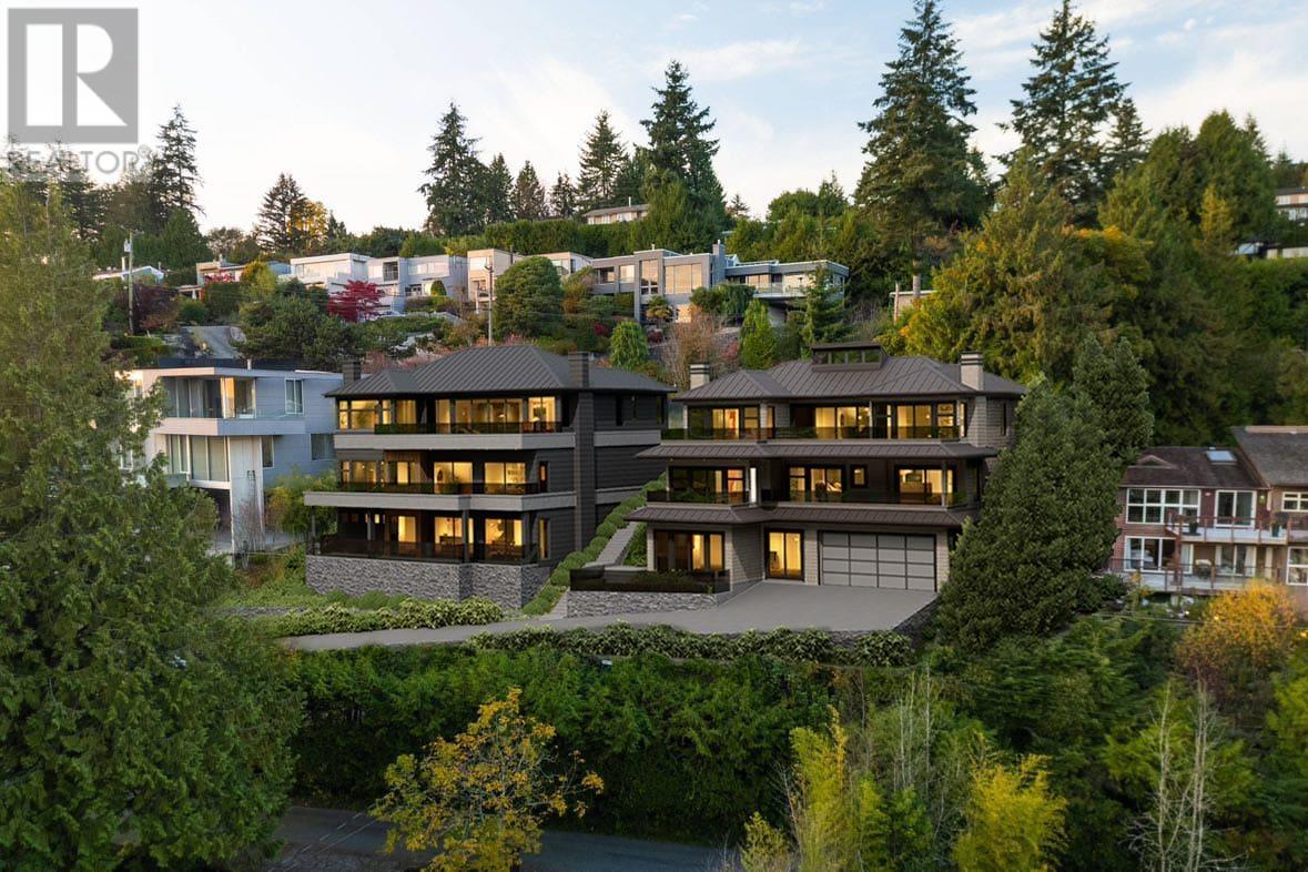 930 ESQUIMALT AVENUE