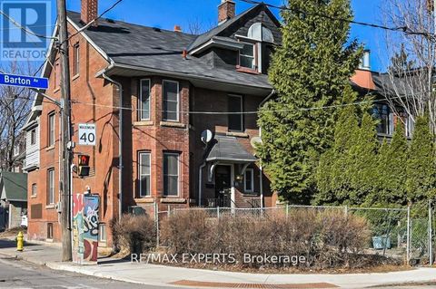 18 BARTON AVENUE Toronto (Annex) ON M5R1G8