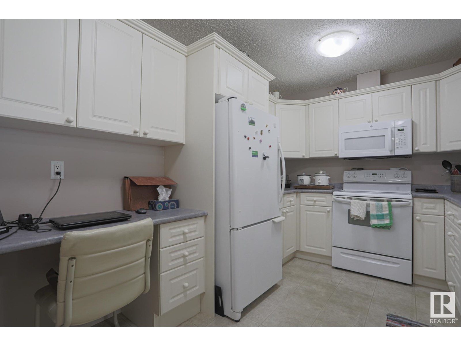 #202 51 Eldorado DR NW