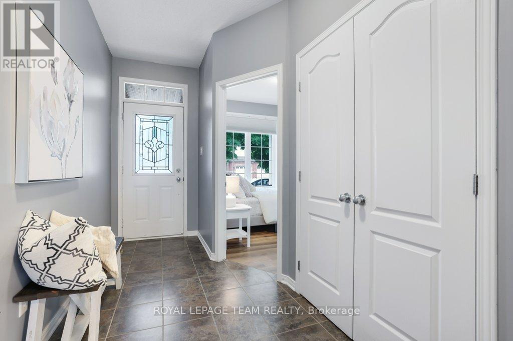 556 DALEWOOD CRESCENT