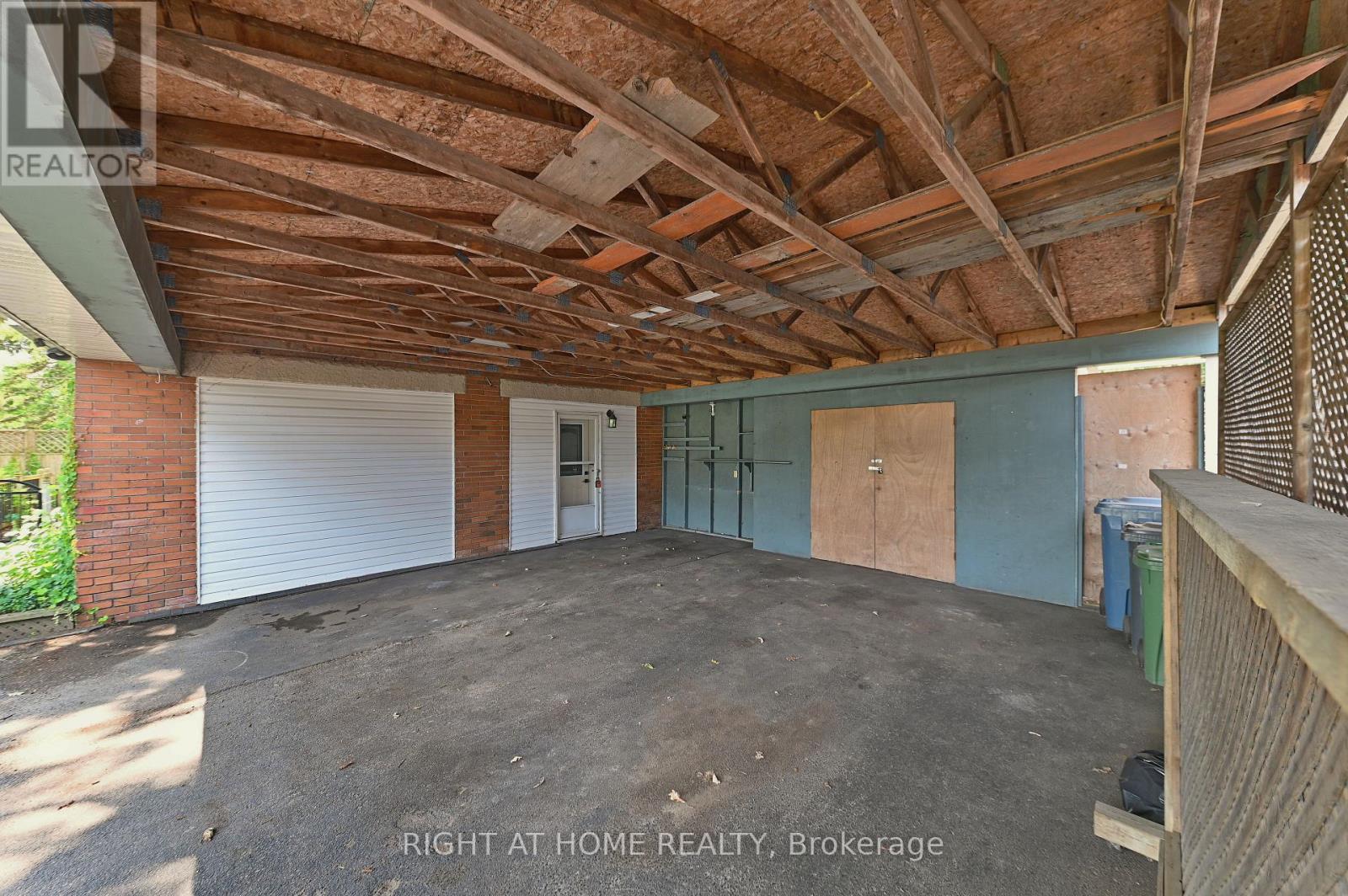 UNIT 2 - 210 SPEEDVALE AVENUE E