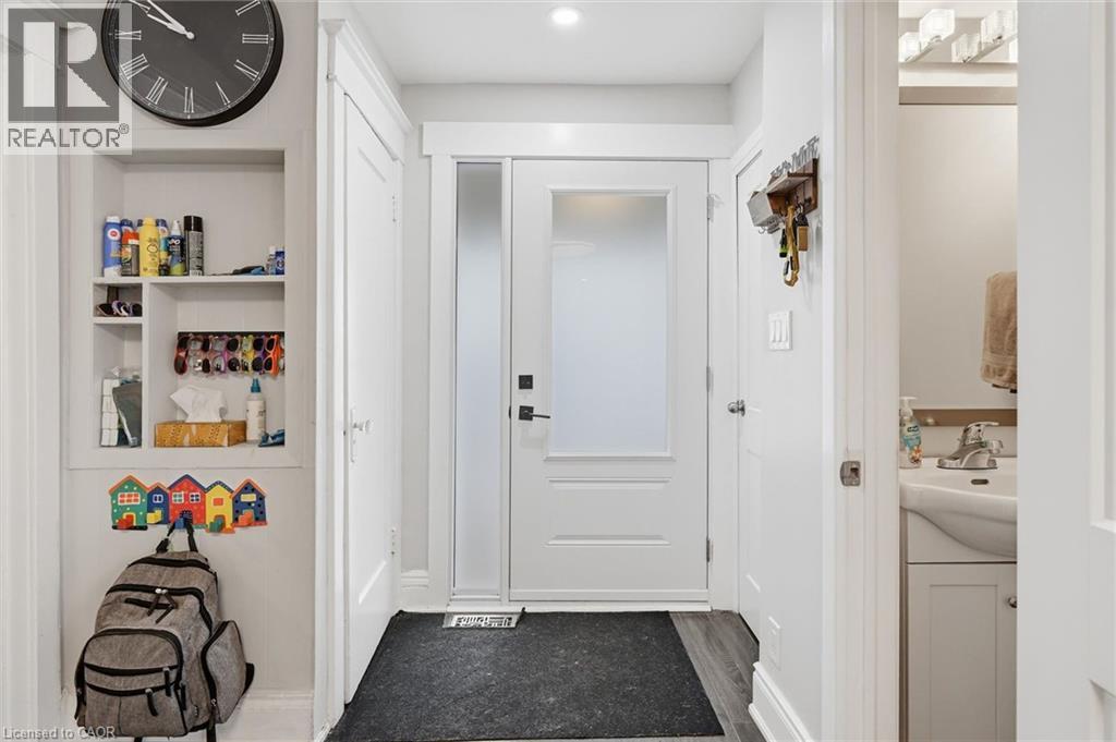 46 MAYFLOWER Avenue