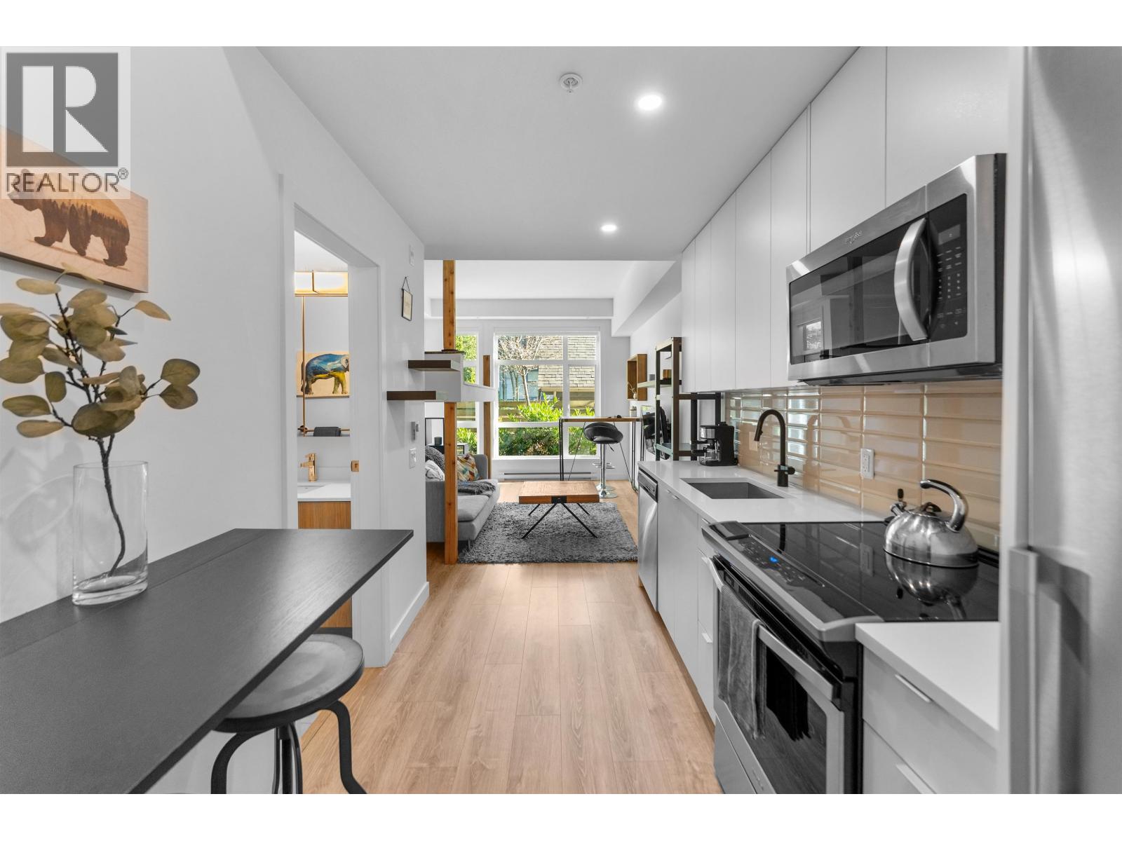 104 610 BRANTFORD STREET