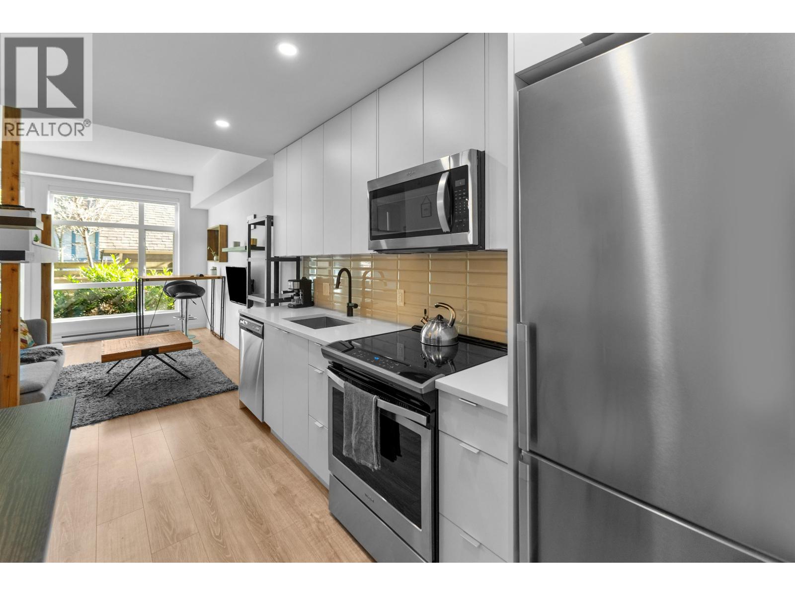 104 610 BRANTFORD STREET