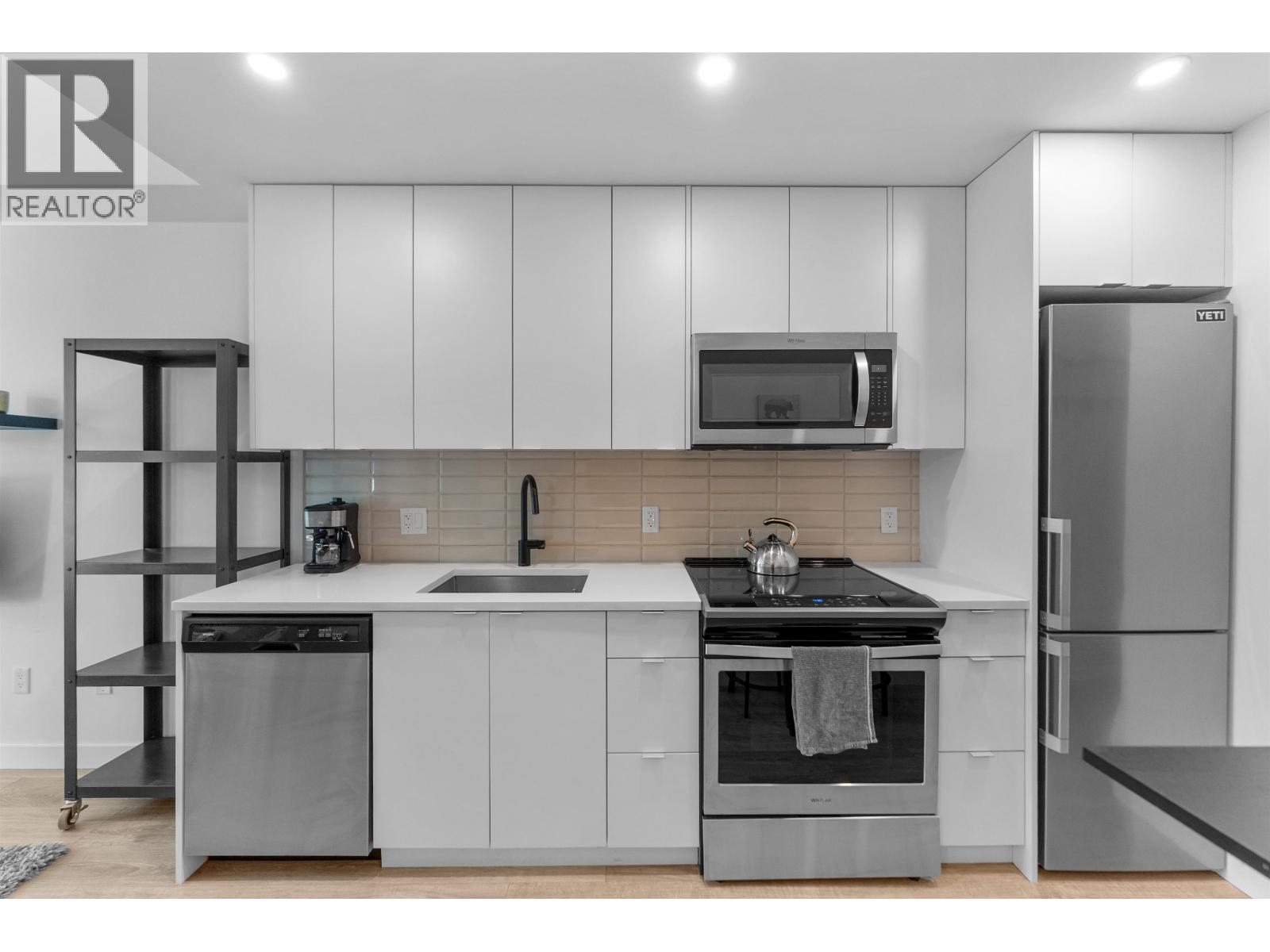 104 610 BRANTFORD STREET