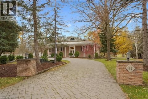 35 CHARING Cross Waterloo ON N2J4G8