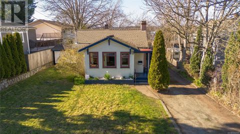 3228 Seaton St Saanich BC V8Z3V7