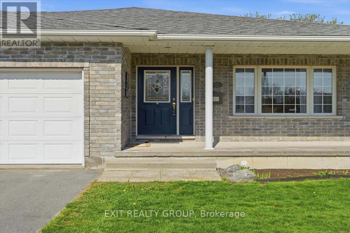 14 STONEGATE CRESCENT