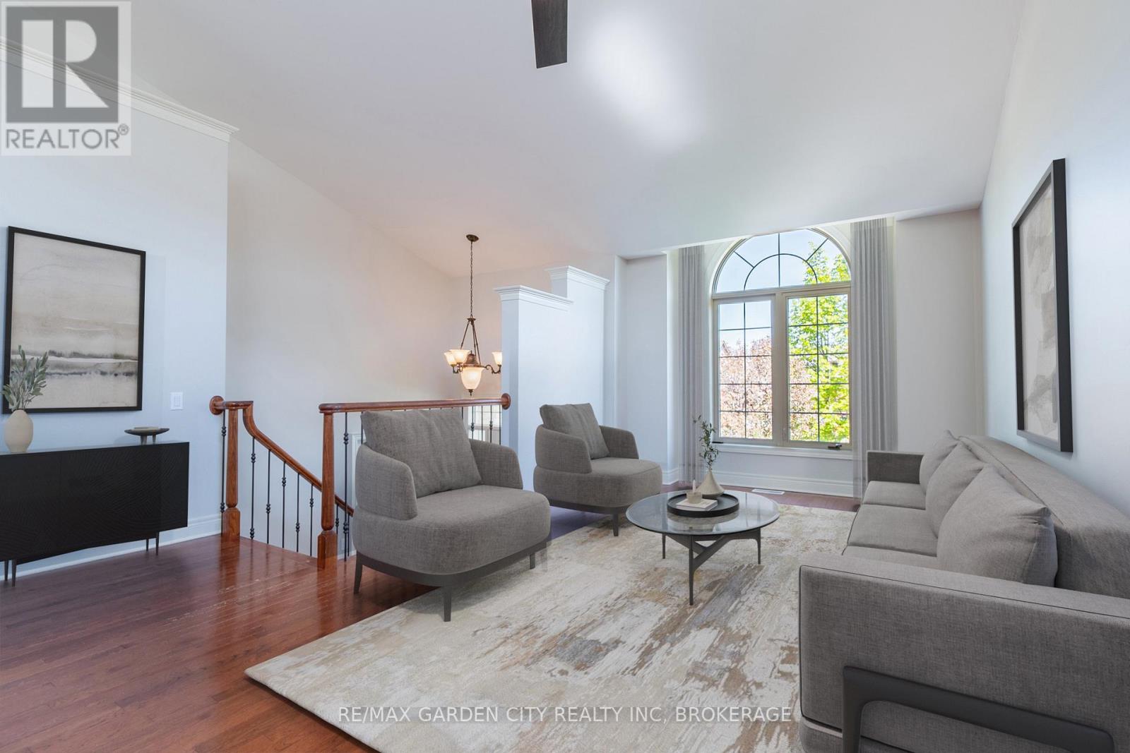 6 BRIARWOOD DRIVE