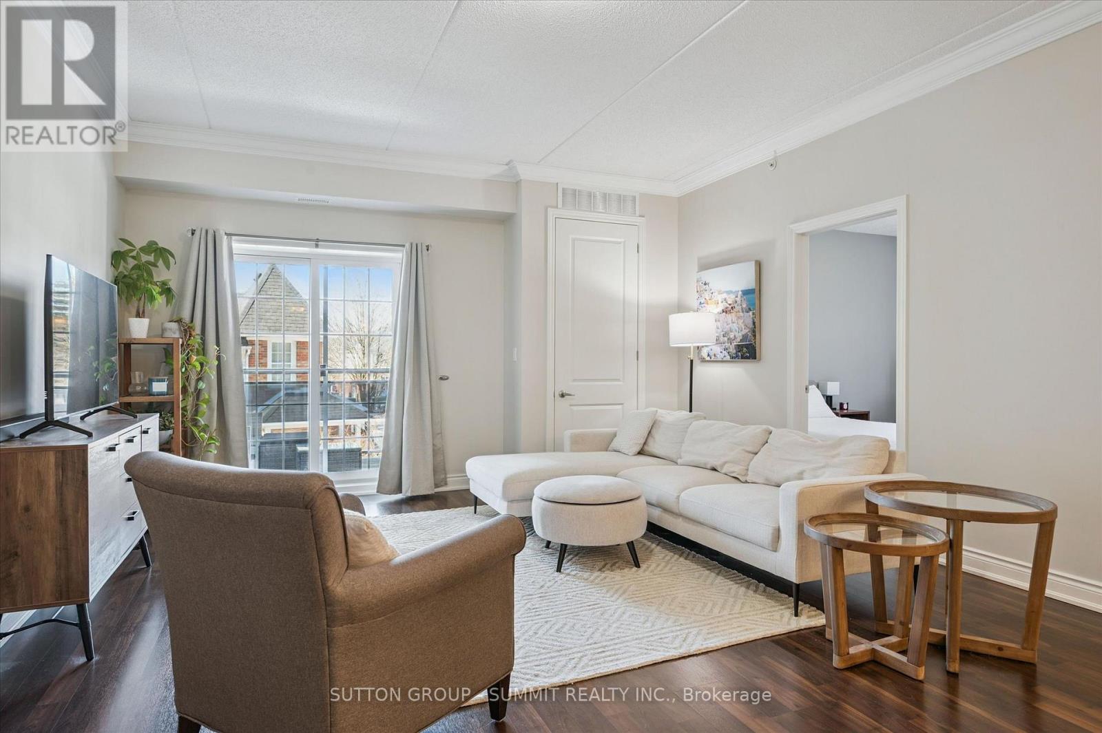 242 - 1077 GORDON STREET