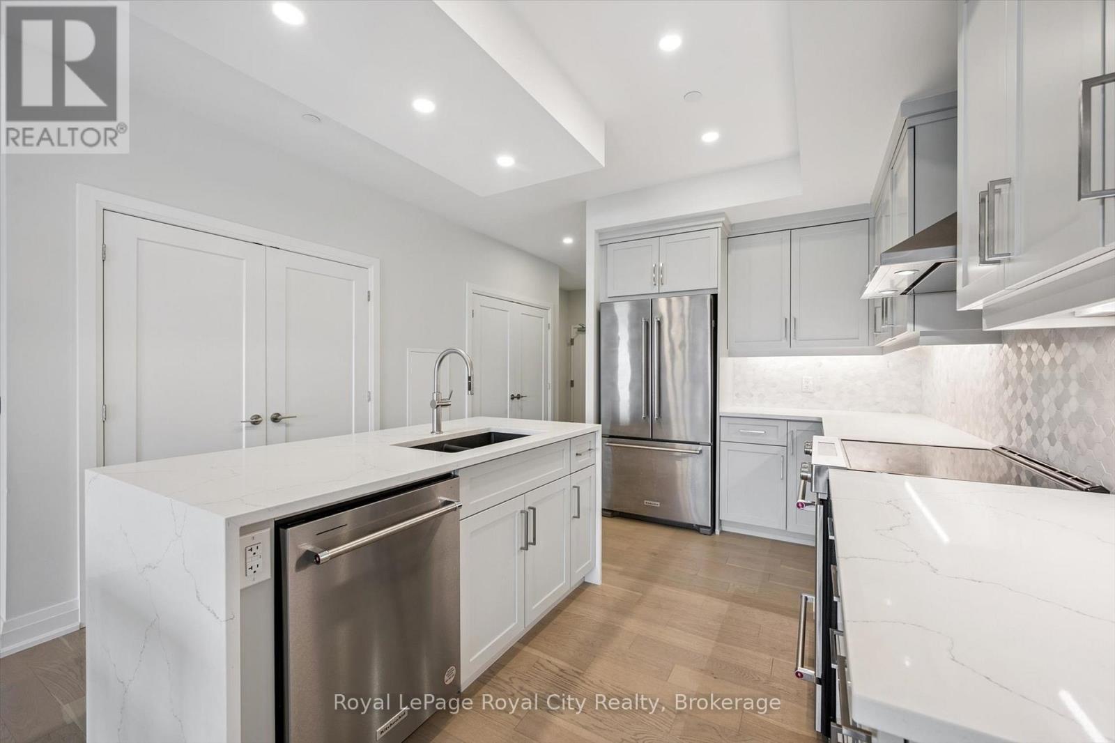 1007 - 71 WYNDHAM STREET S