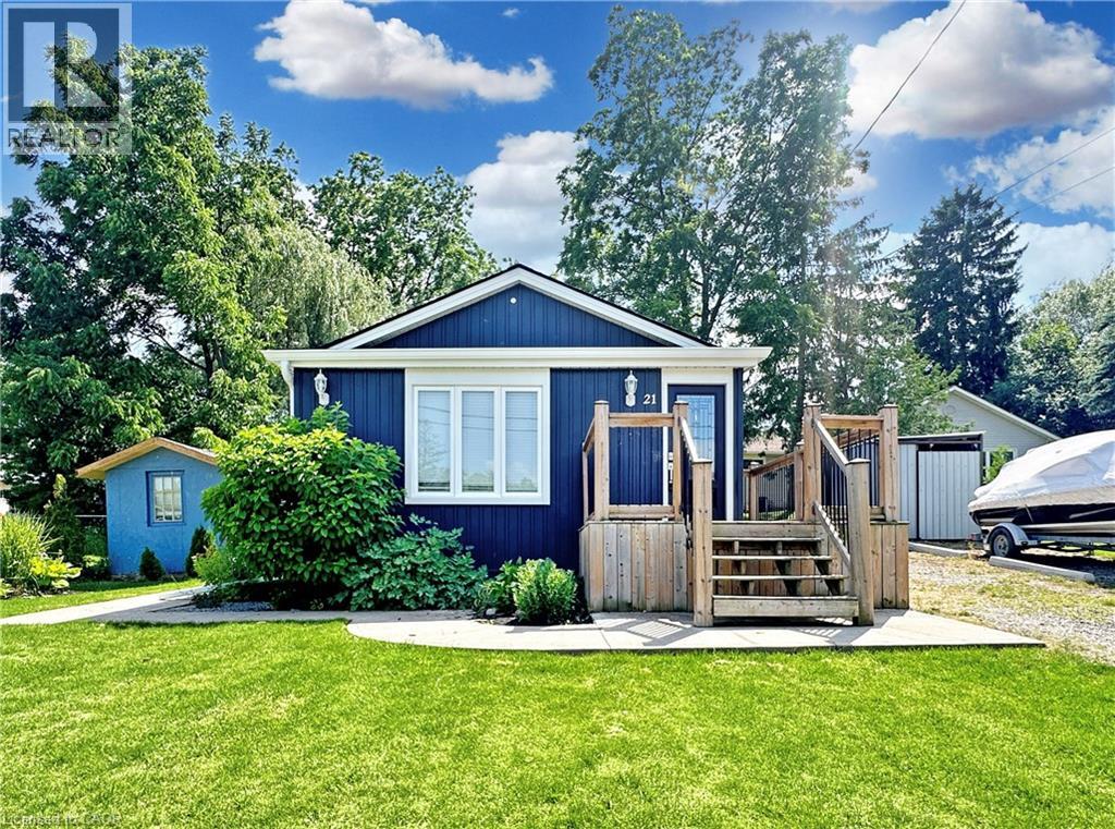 Photo 1 of 13 — 21 FIFE Street W, Caledonia, ON N3W1J1