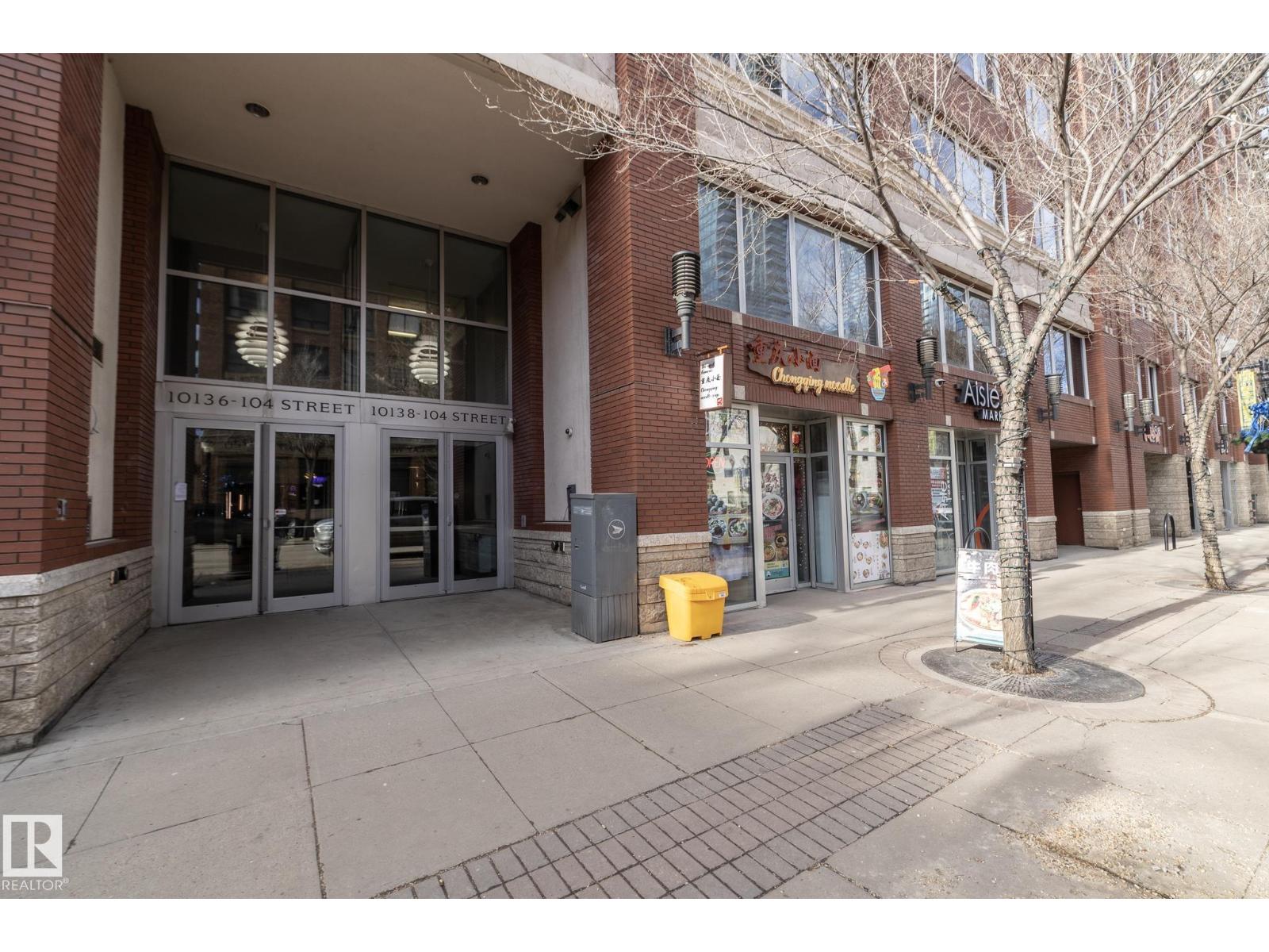 #1402 10136 104 ST NW